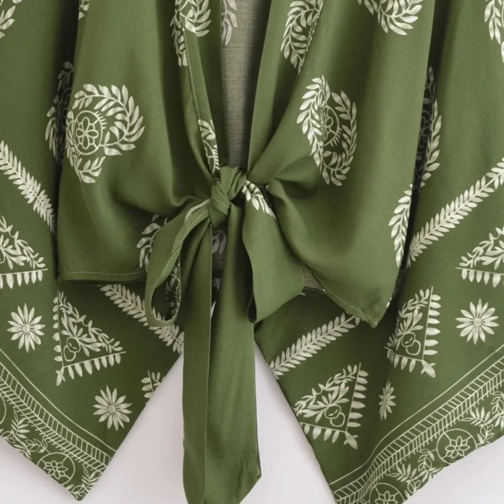 Women's Short Green Leaf-Print Kimono — flexible, beautiful styling