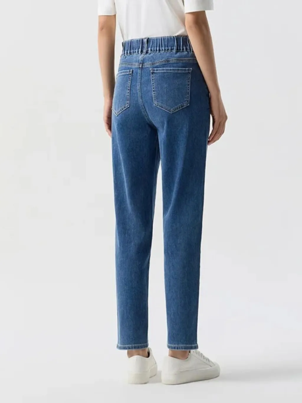 Blue Vintage Mom Jeans — endless ways to style it