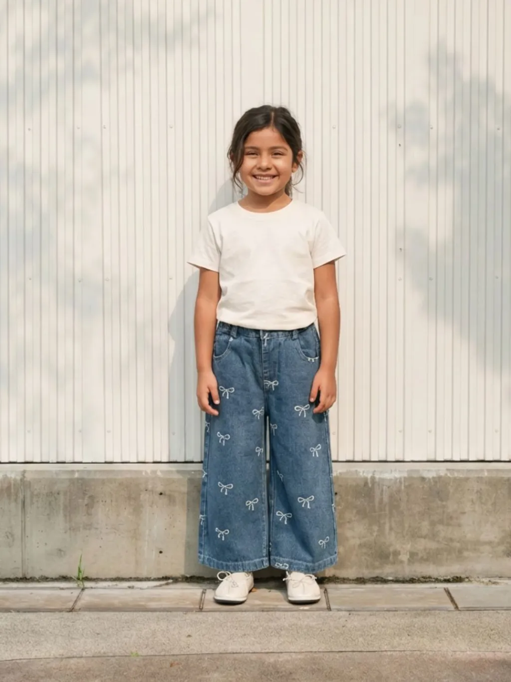 Girls' Blue Jeans with Elasticated Waist and Bow Embroidery
