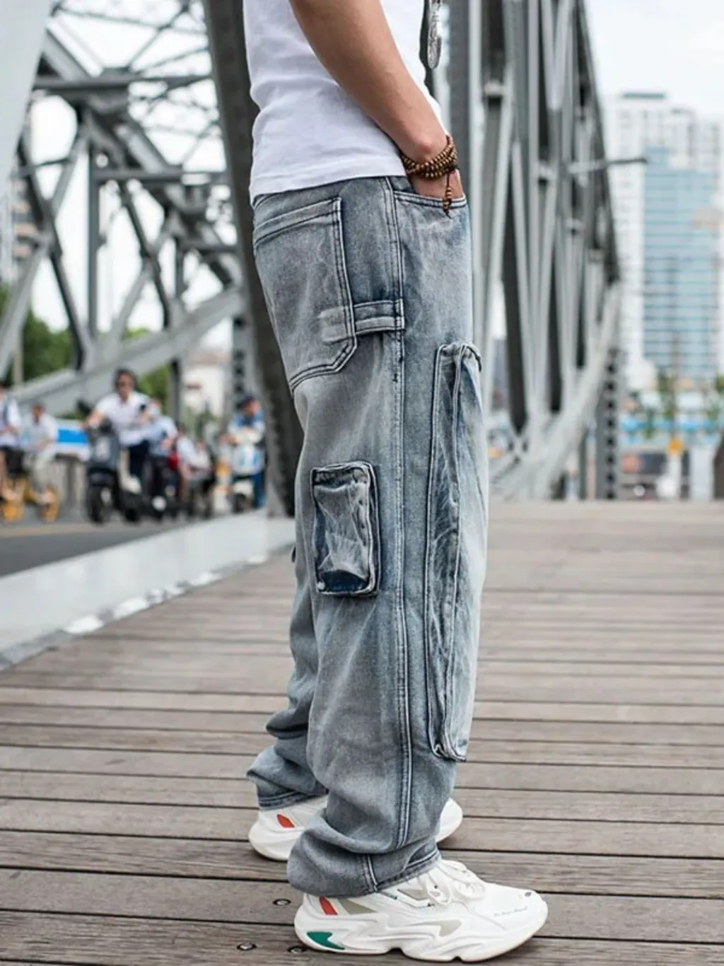 Loose-Fit Skater Jeans with Durable Knee Reinforcement — quality denim, made to last
