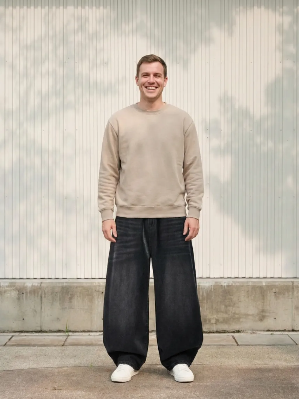 Men's Balloon-Fit Jeans in Black Denim
