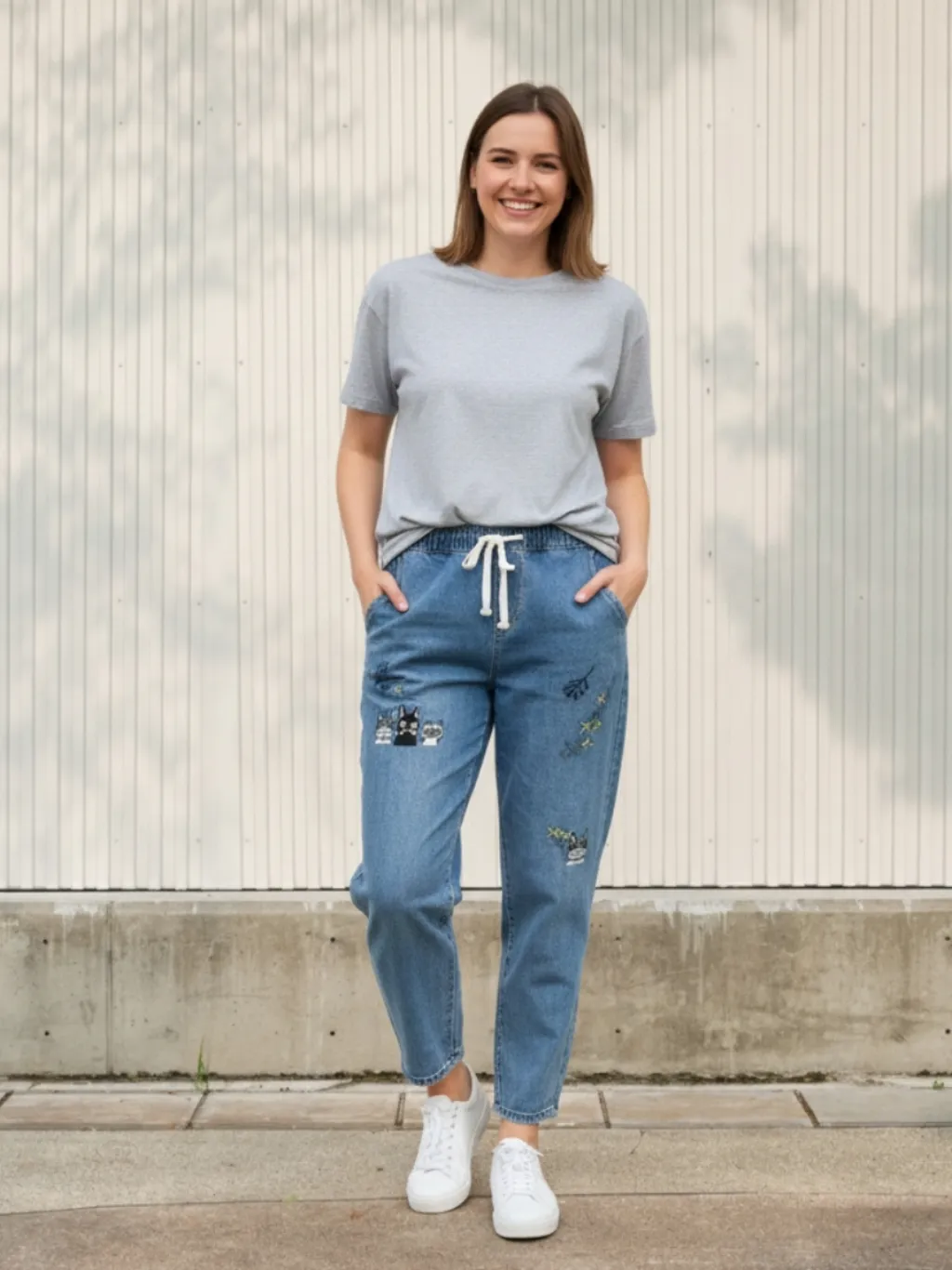 Women's Balloon Jeans with Cute Embroidery & Drawstring