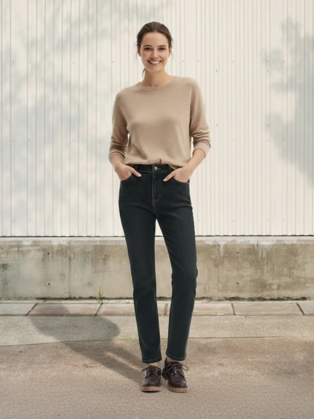 Women's Cropped Straight Fit Black Denim Jeans