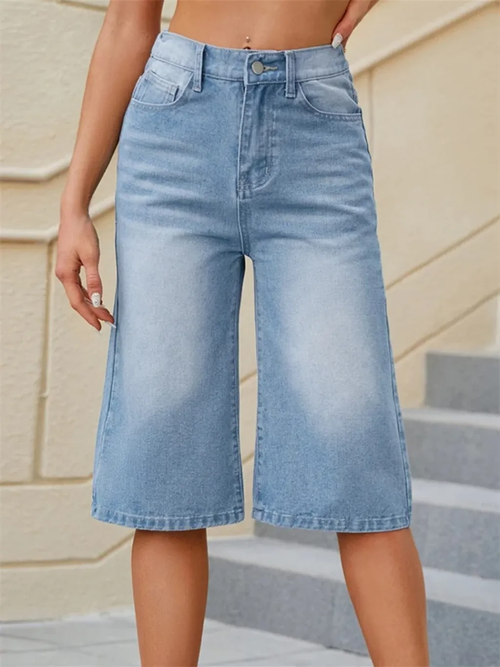 Women's Light Blue Loose Cropped Jeans — quality denim, made to last