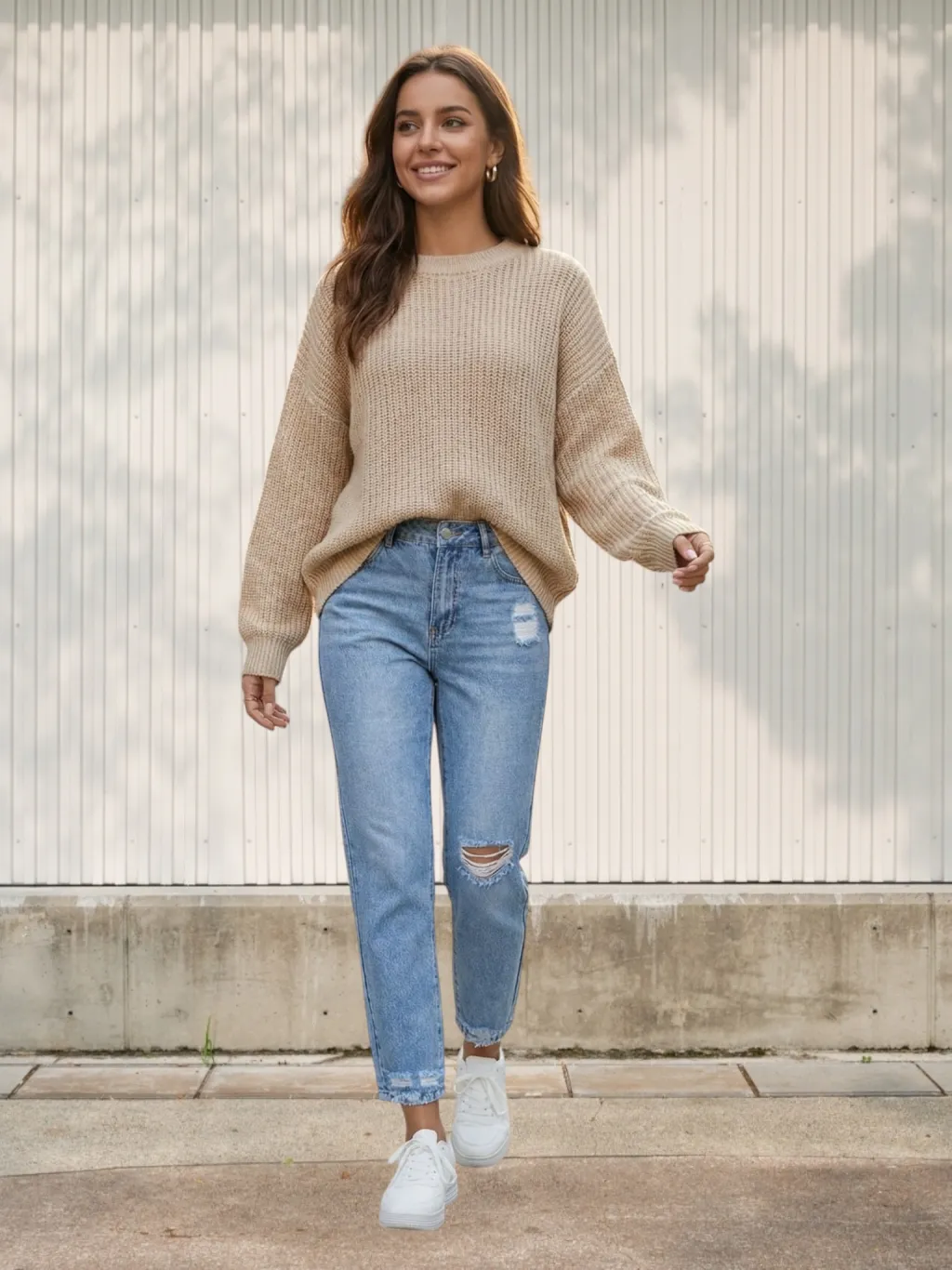 Women's Light Blue Ripped Straight 7/8 Jeans