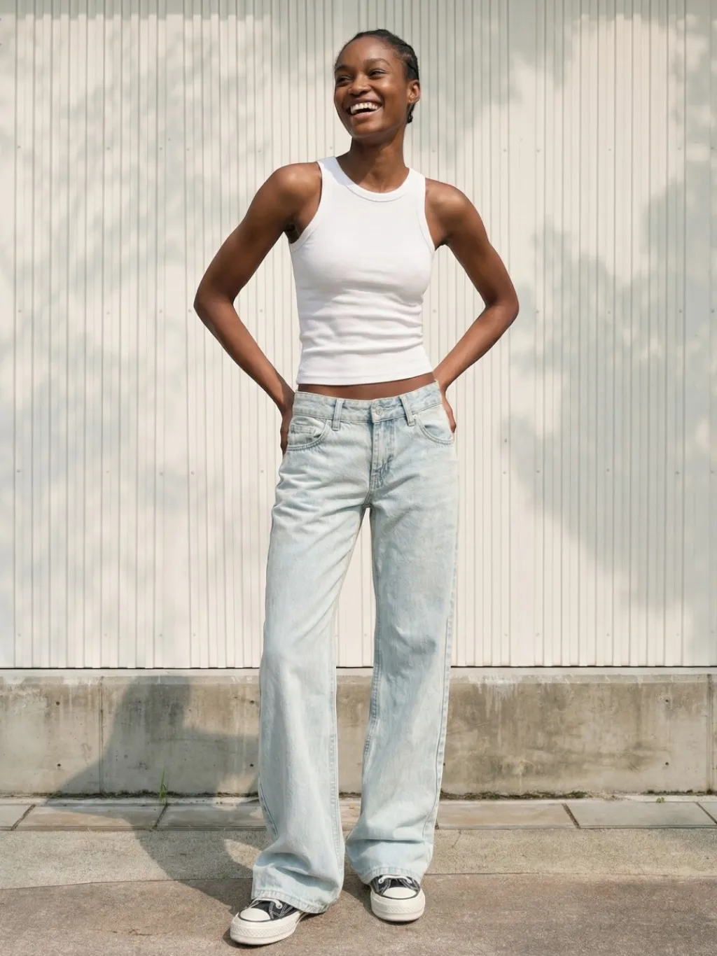 Women's Low-Rise Wide-Leg Light Blue Washed Vintage Jeans