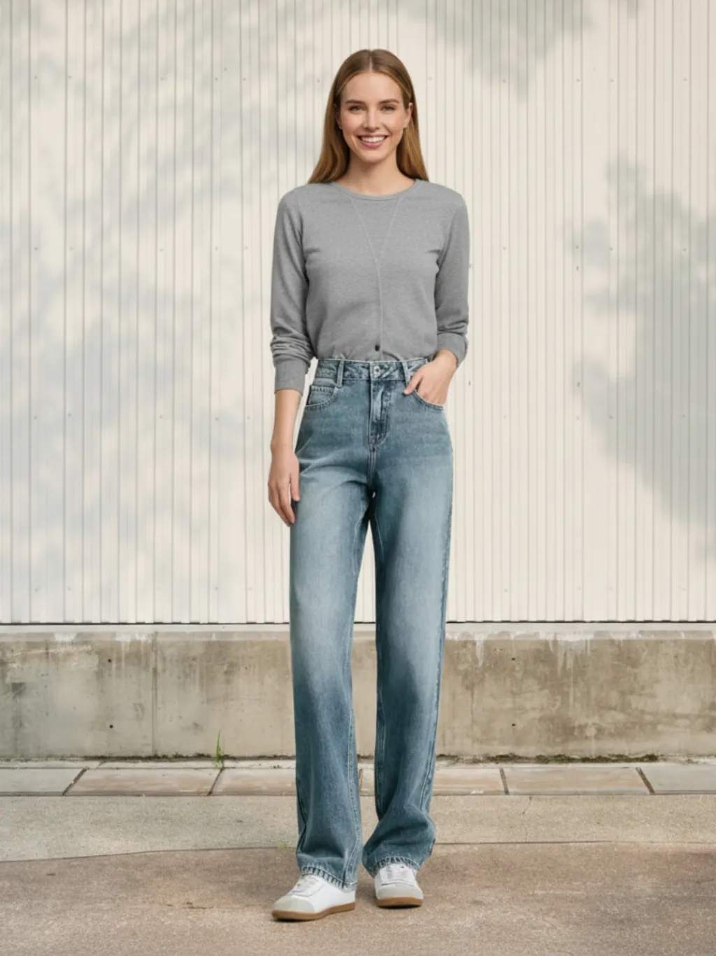 Women's Mid Blue Washed Regular Fit Jeans