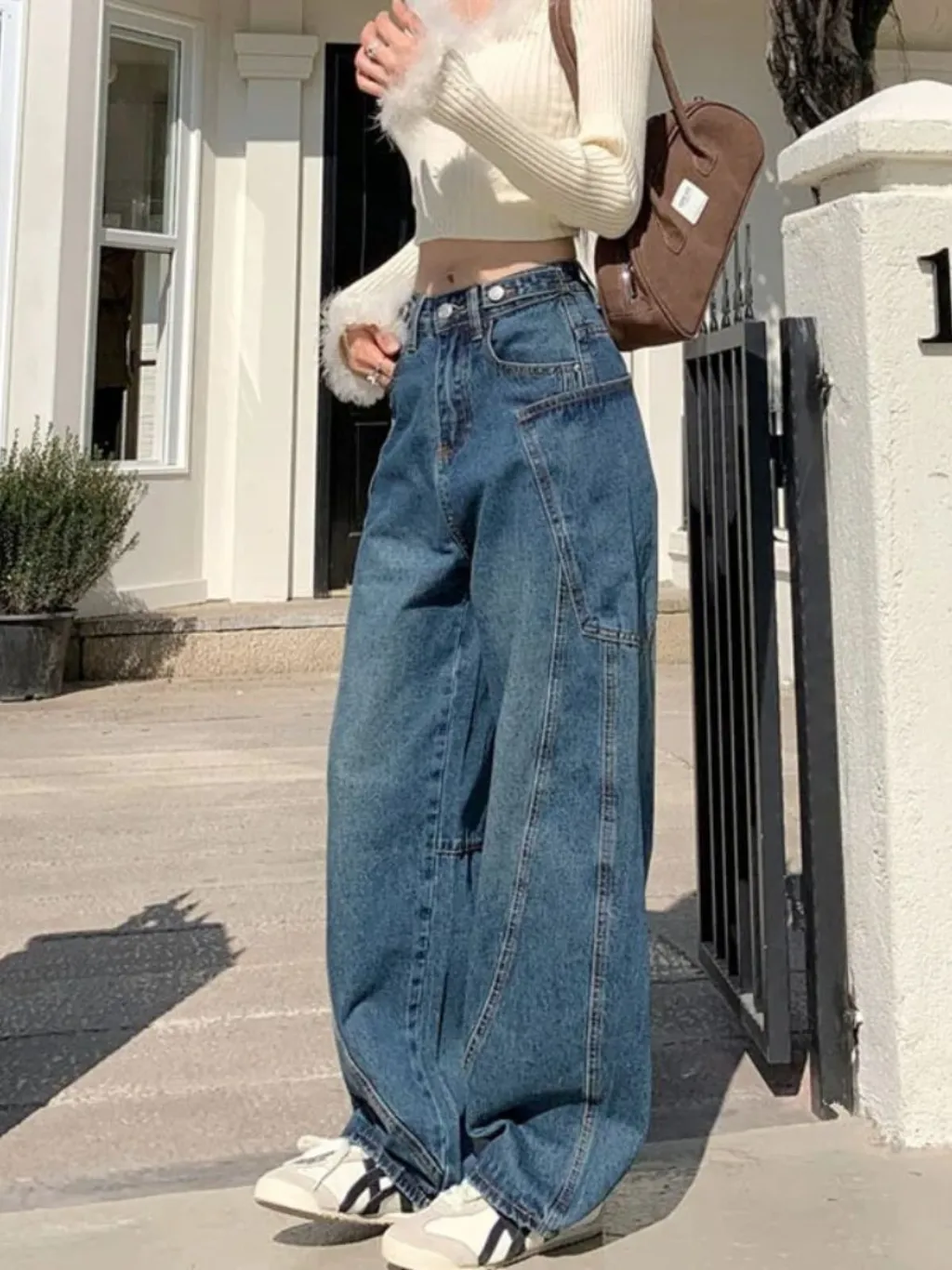 Women's Vintage High-Waisted Wide-Leg Jeans with Structured Seams — a pair designed to be worn everywhere