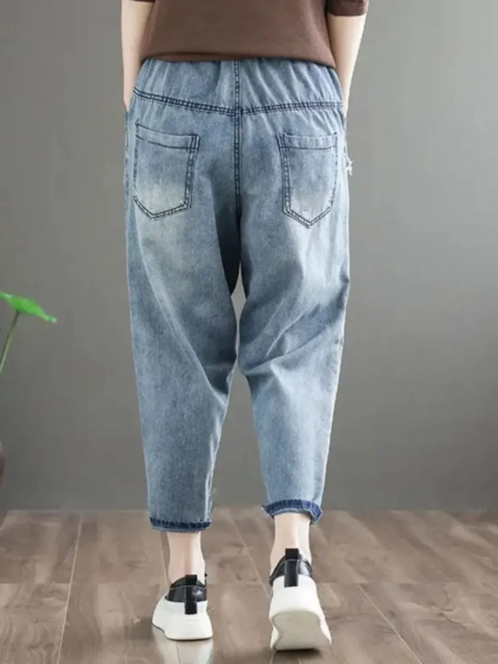 Women's Vintage Jeans with Elastic Waist & Star Motifs — endless ways to style it